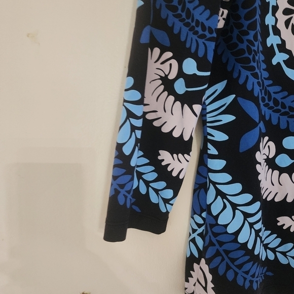 J. McLaughlin Signature Tee Catalina Cloth Blue Paisley Print 3/4 Sleeve Top - Picture 5 of 9